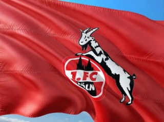 勒沃库森客场1-1战平科隆，积分榜上仍处于领先位置，勒沃库森球队
